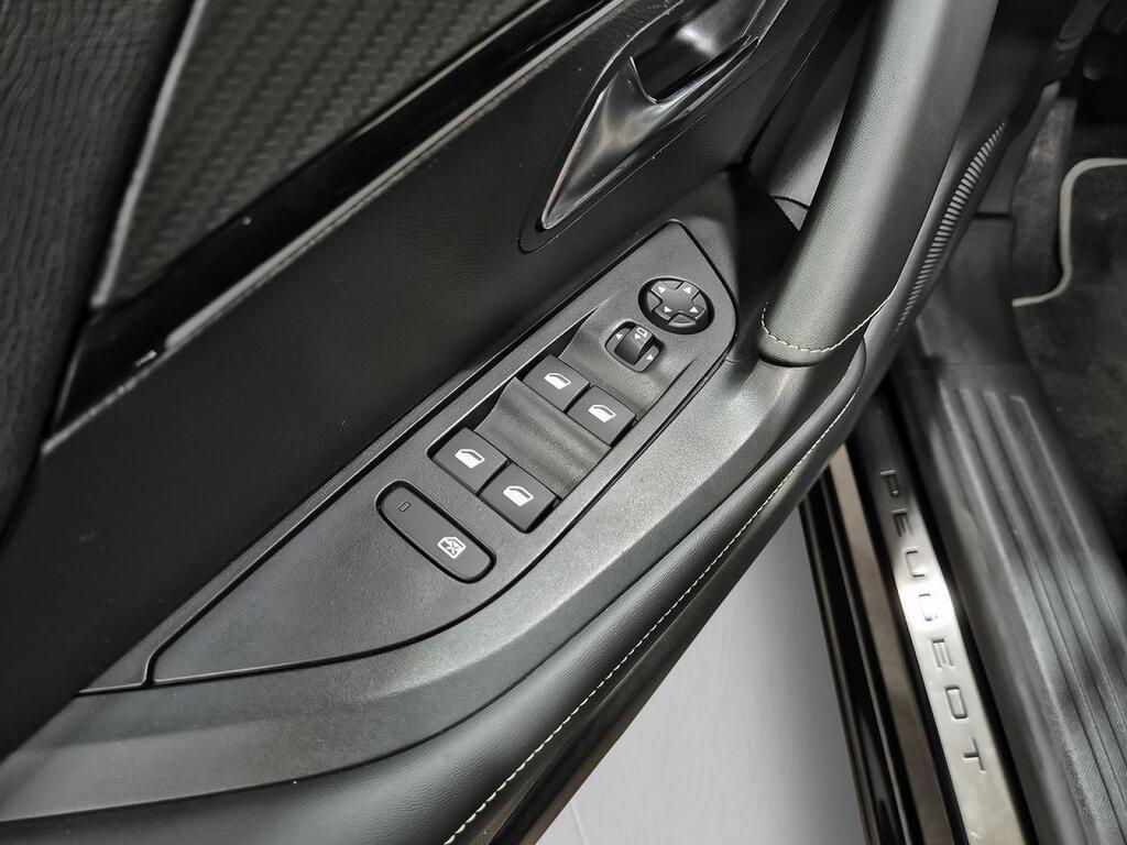 Peugeot 2008 GT BlueHDI 130 S&S EAT8 Segunda mano