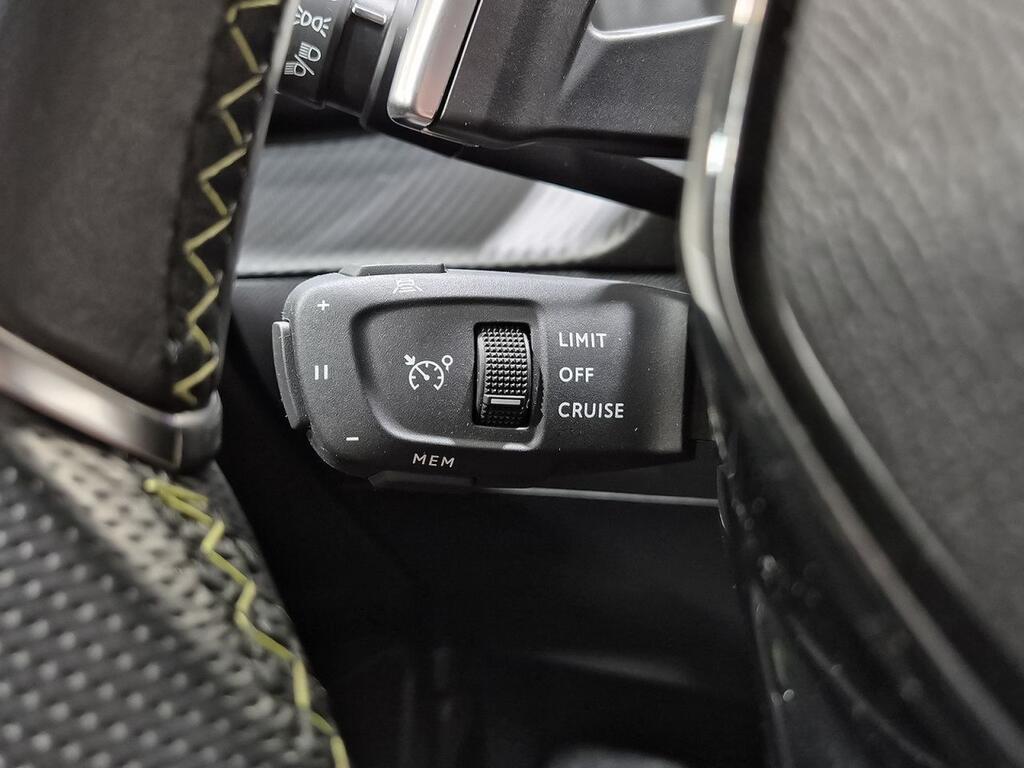 Peugeot 2008 GT BlueHDI 130 S&S EAT8 Segunda mano