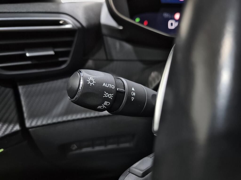 Peugeot 2008 GT BlueHDI 130 S&S EAT8 Segunda mano