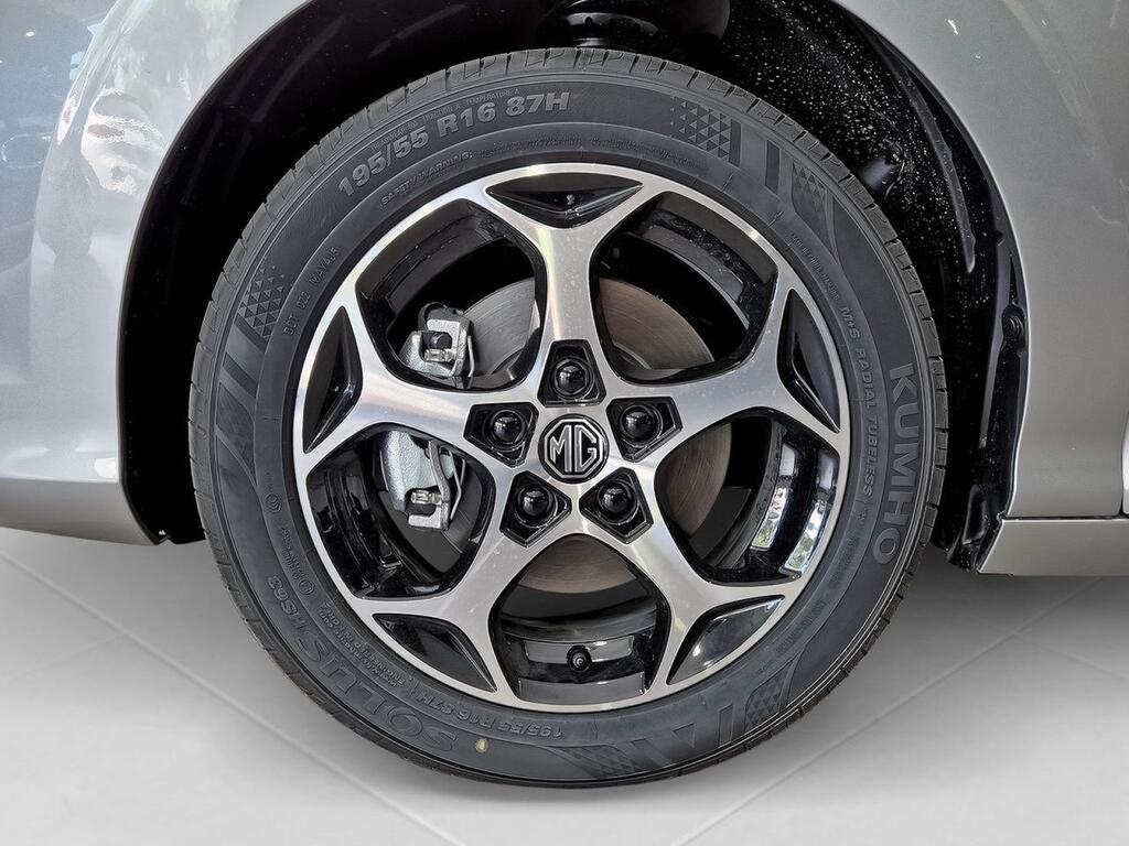 MG MG3 1.5 HEV LUXURY 195 CV 5P Km0
