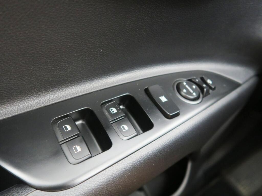 Kia Rio Berlina 1.2 DPI DRIVE 84 5P Segunda mano