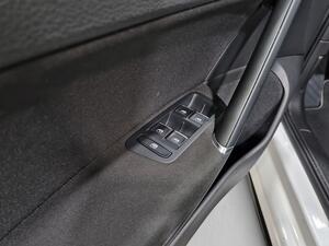Volkswagen Golf Sport R-Line 1.5 TSI 110kW (150CV) DSG 9