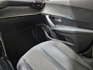 Peugeot 2008 GT BlueHDI 130 S&S EAT8 29
