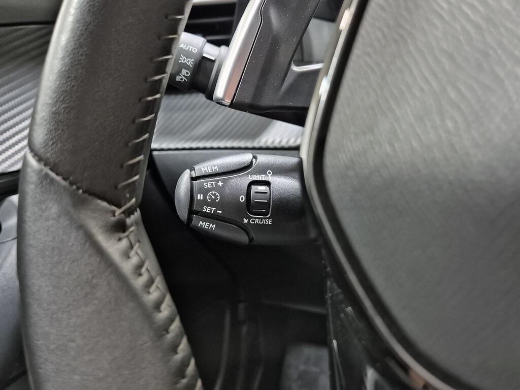 Peugeot 2008 GT BlueHDI 130 S&S EAT8 Segunda mano