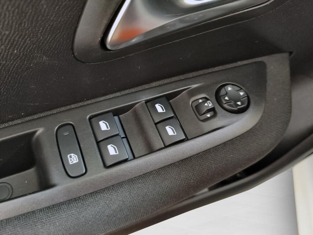 Peugeot 208 BlueHDi 73kW (100CV) Active Pack Segunda mano