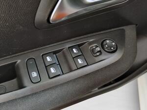 Peugeot 208 BlueHDi 73kW (100CV) Active Pack 11
