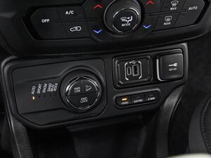 Jeep Renegade 4xe Overland 1.3 PHEV 240hp AT EAWD 36