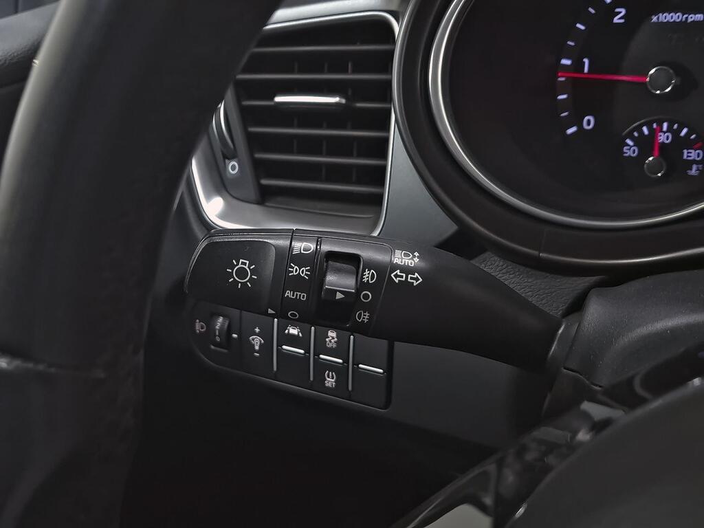 Kia XCeed 1.6 MHEV iMT Drive 100kW (136CV) Segunda mano
