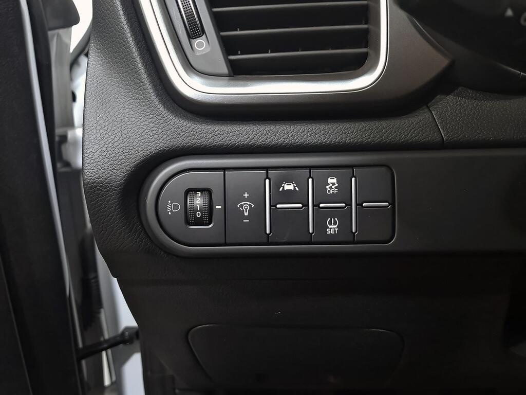 Kia XCeed 1.6 MHEV iMT Drive 100kW (136CV) Segunda mano