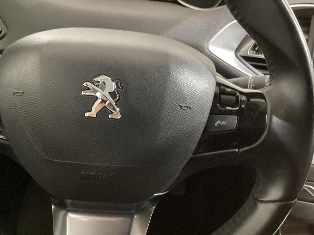 Peugeot 308 5p Style BlueHDi 130 S&S Segunda mano