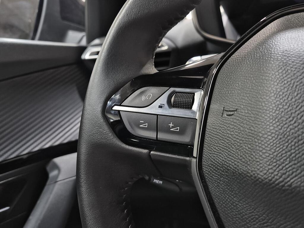 Peugeot 2008 Allure Pack BlueHDI 130 S&S EAT8 Segunda mano