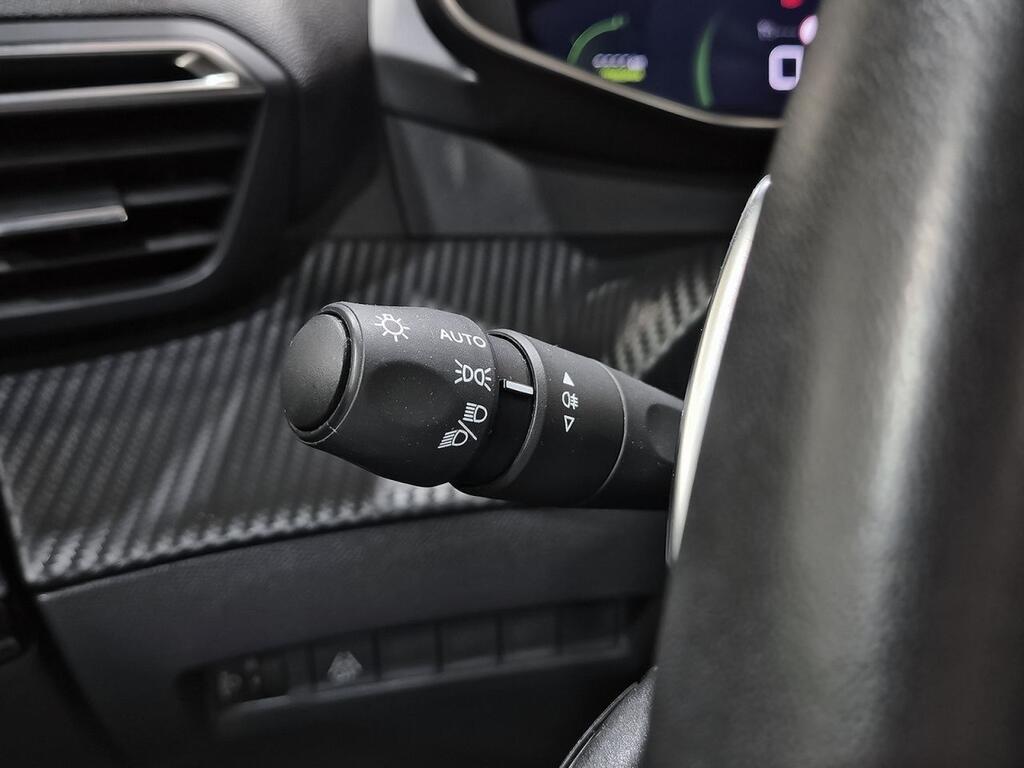 Peugeot 2008 Allure Pack BlueHDI 130 S&S EAT8 Segunda mano