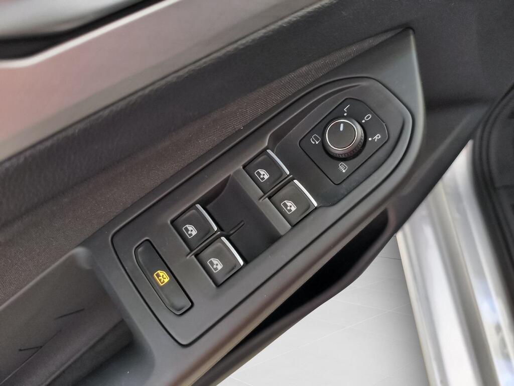 Volkswagen Golf Life 2.0 TDI 110kW (150CV) 11