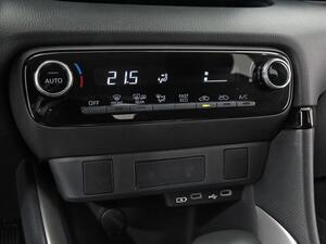 Toyota Yaris 1.5 120H Active Plus 26