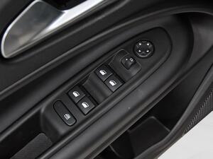 Jeep Avenger 1.2 eHybrid 74kW (100CV) Altitude 13
