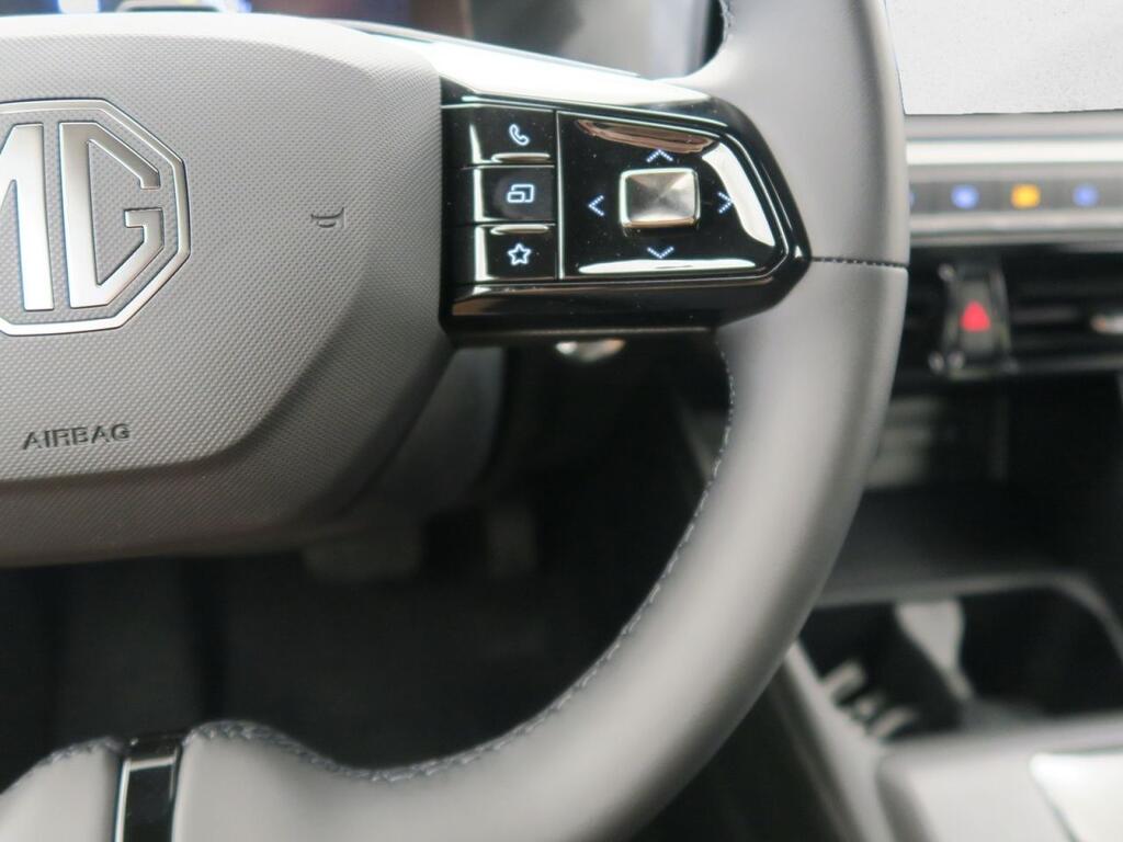 MG MG3 1.5 HEV LUXURY 195 CV 5P Km0