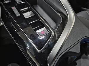 Peugeot 3008 Hybrid 225 e-EAT8 GT 28