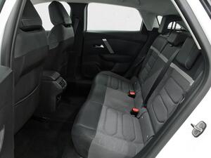 Citroën C4 BlueHDi 130 S&S EAT8 Plus 9