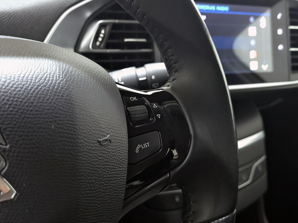 Peugeot 308 5p Active Pack BlueHDi 130 S&S Segunda mano