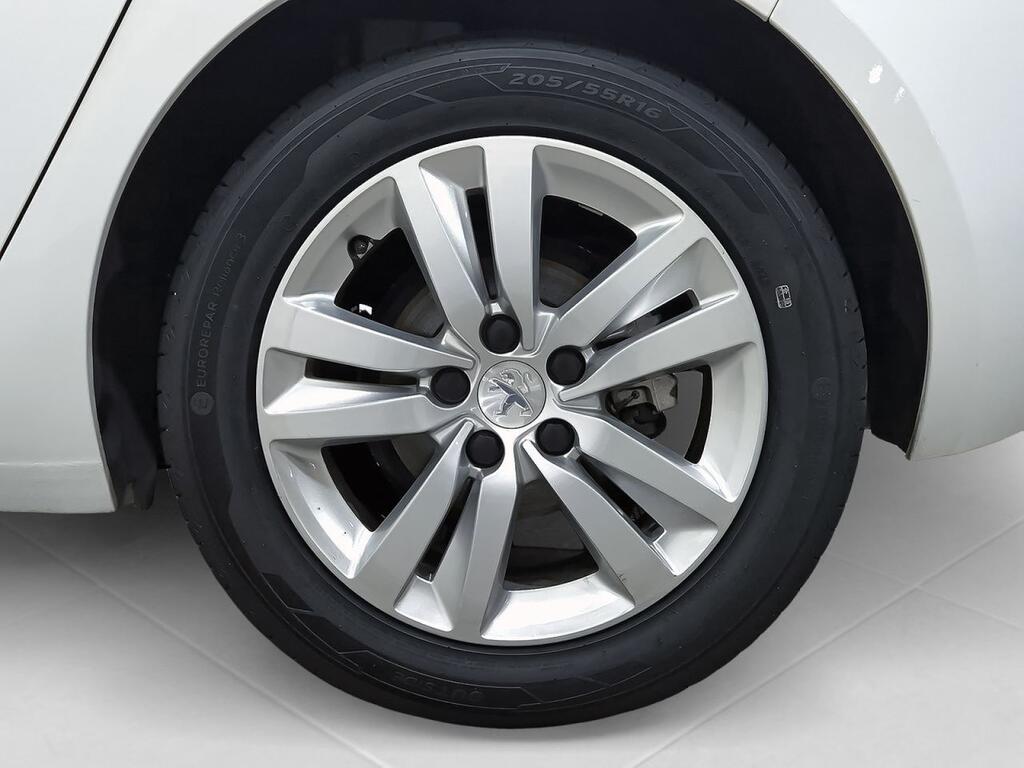 Peugeot 308 5p Active Pack BlueHDi 130 S&S Segunda mano