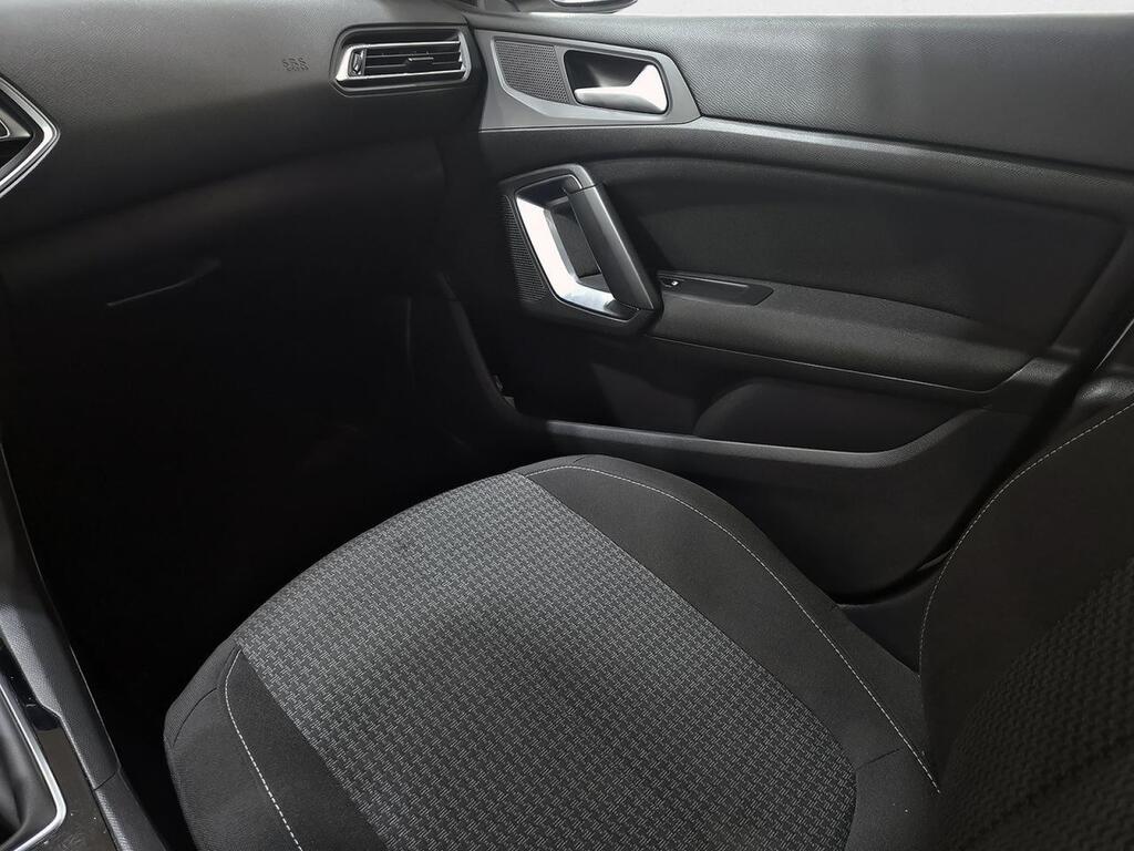 Peugeot 308 5p Active Pack BlueHDi 130 S&S Segunda mano