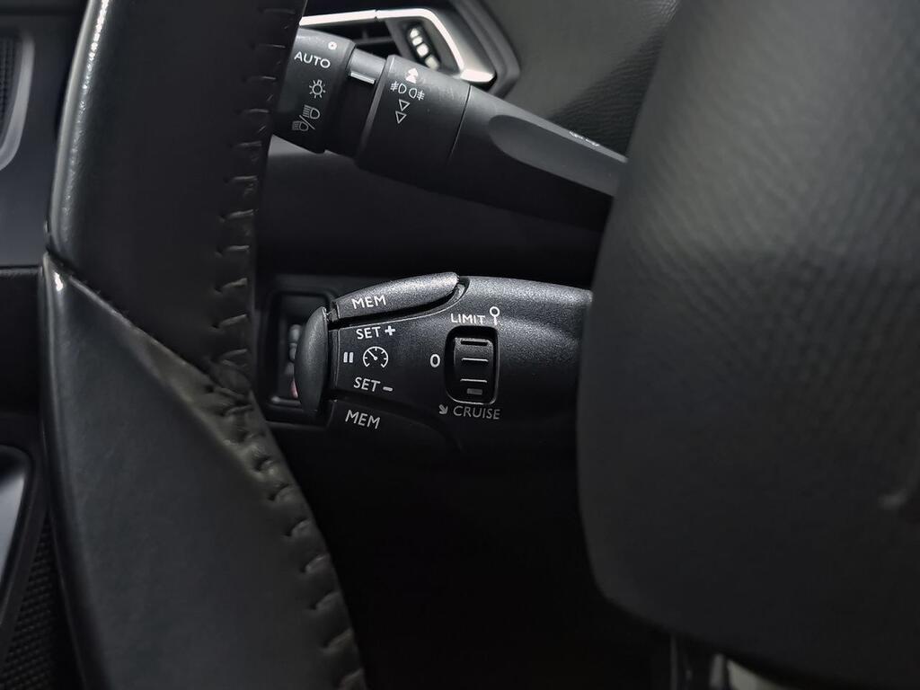 Peugeot 308 5p Active Pack BlueHDi 130 S&S Segunda mano