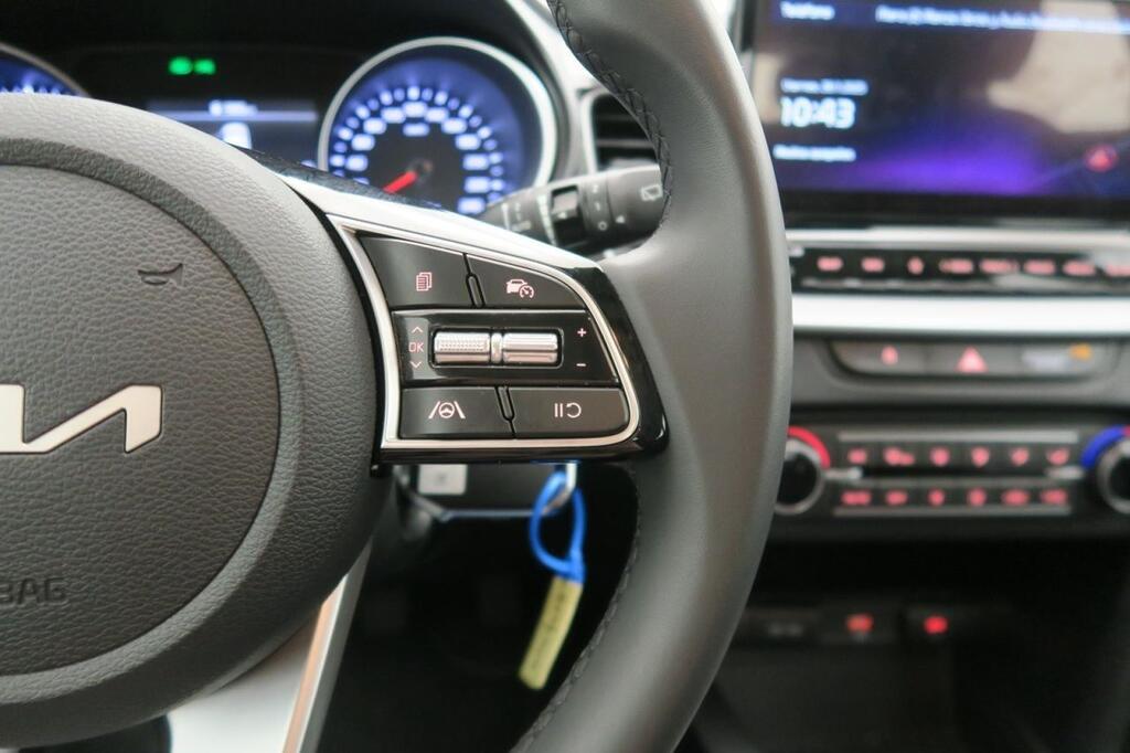 Kia Ceed Berlina 1.0 T-GDI 74KW DRIVE 100 5P Segunda mano