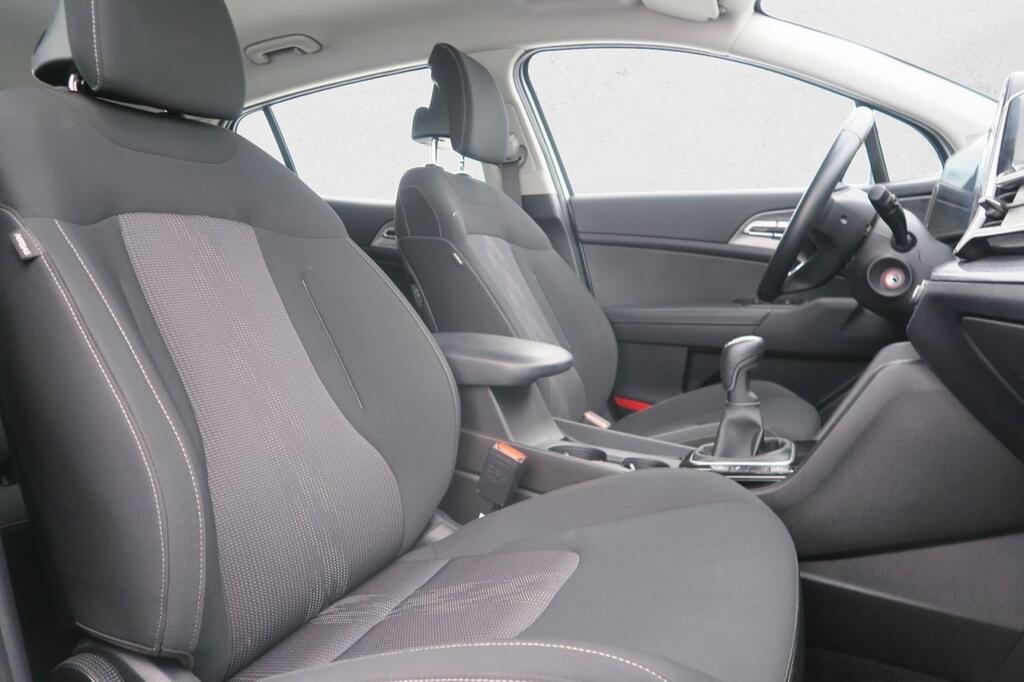 Kia Sportage SUV 1.6 CRDI MHEV 100KW DRIVE 136 5P Segunda mano