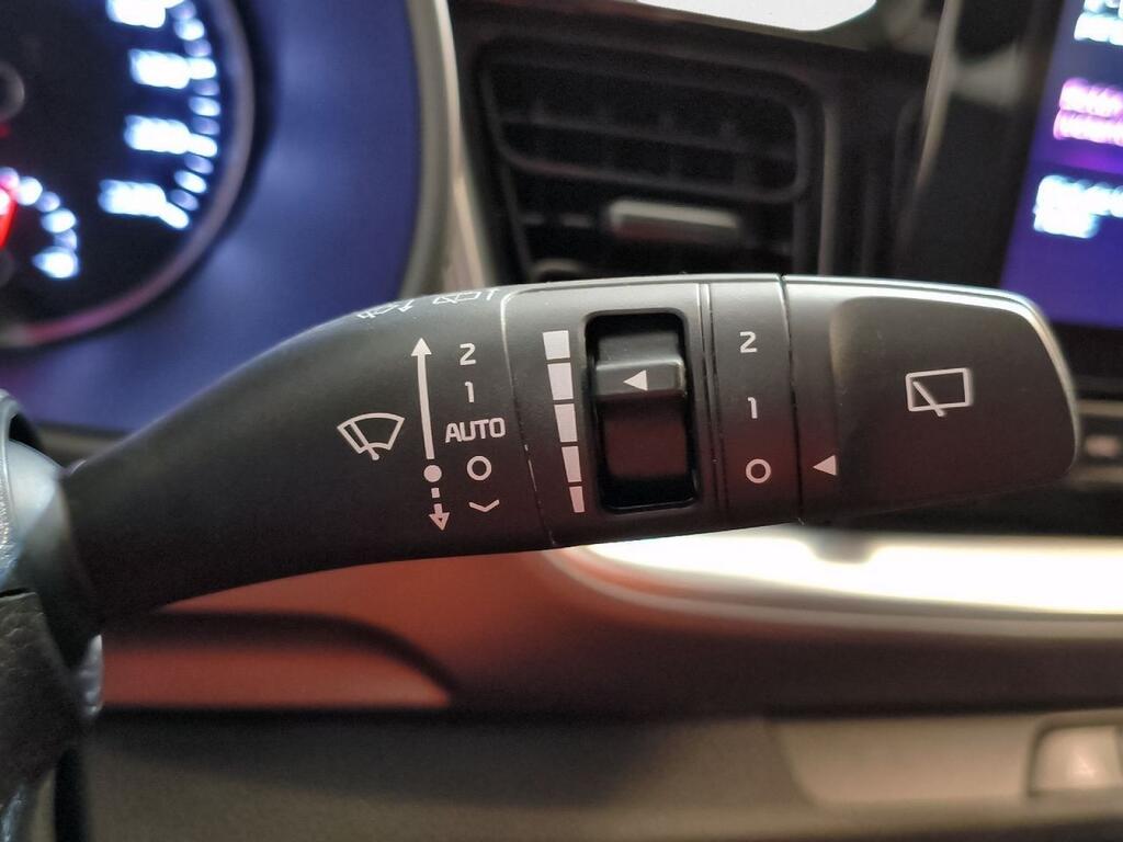Kia Stonic 1.0 T-GDi 88kW (120CV) MHEV iMT Drive Segunda mano