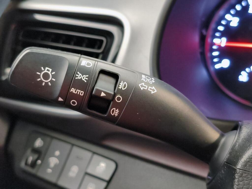 Kia Stonic 1.0 T-GDi 88kW (120CV) MHEV iMT Drive Segunda mano