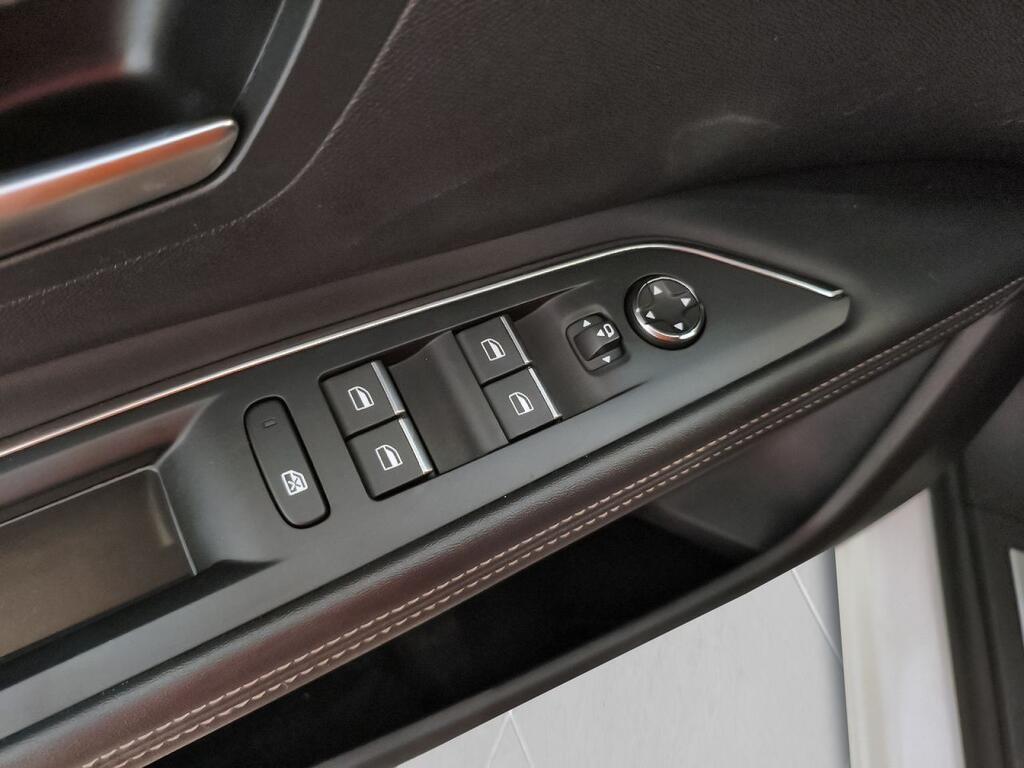 Peugeot 3008 1.2 PureTech 96KW S&S GT EAT8 11