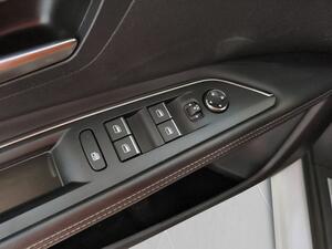 Peugeot 3008 1.2 PureTech 96KW S&S GT EAT8 11