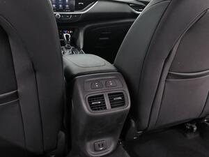 Opel Insignia ST Business Elegance 2.0T SHT 149kW AT9 37