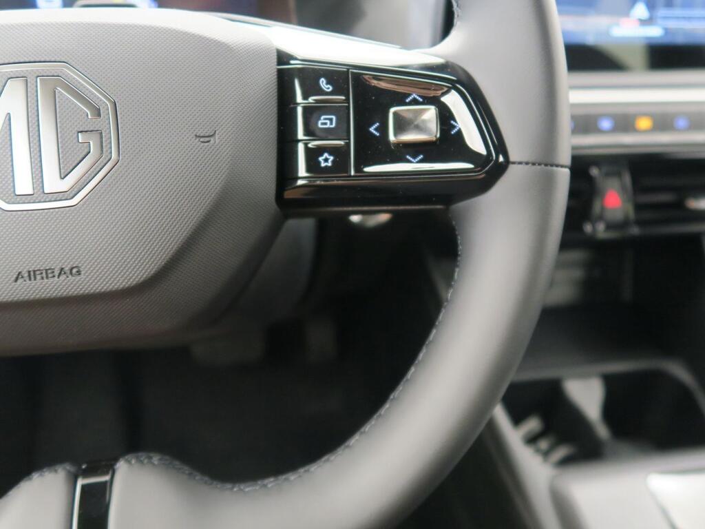 MG MG3 1.5 HEV LUXURY 195 CV 5P Km0
