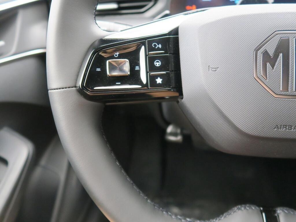 MG MG3 1.5 HEV LUXURY 195 CV 5P Km0
