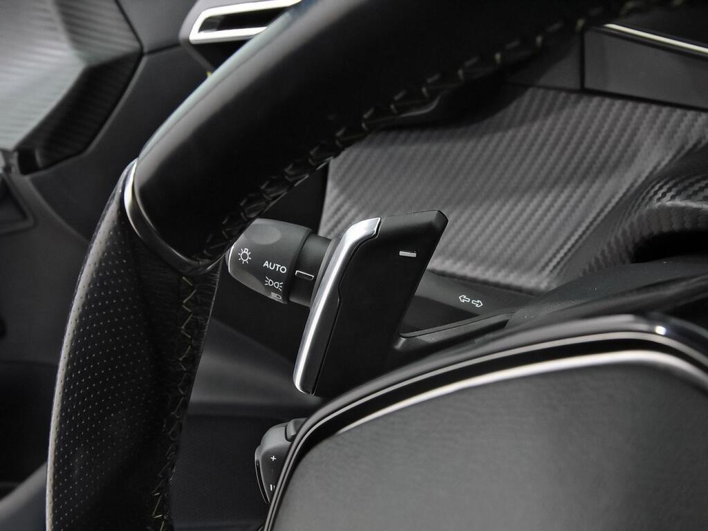 Peugeot 208 PureTech 73kW (100CV) EAT8 GT Line Segunda mano