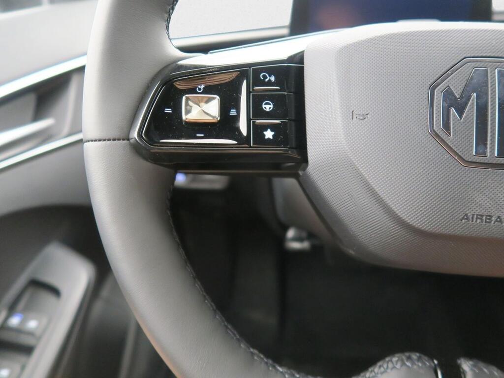 MG MG3 1.5 HEV LUXURY 195 CV 5P Km0
