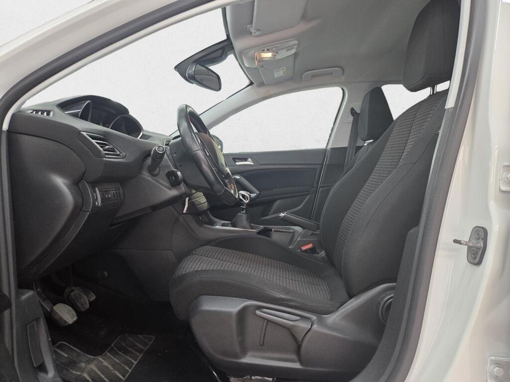 Peugeot 308 5p Style PureTech 110 S&S 6vel MAN Segunda mano