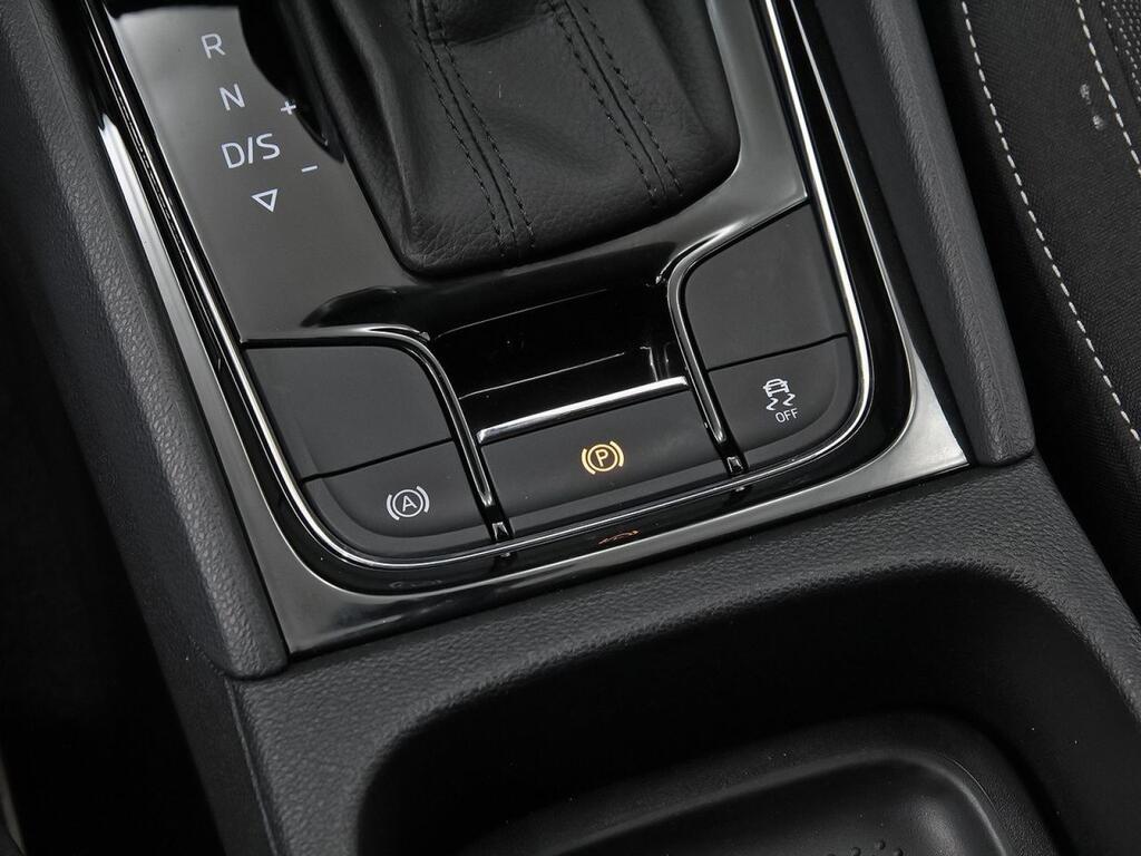 Skoda Karoq 1.5 TSI 110kW (150CV) DSG ACT Selection Segunda mano