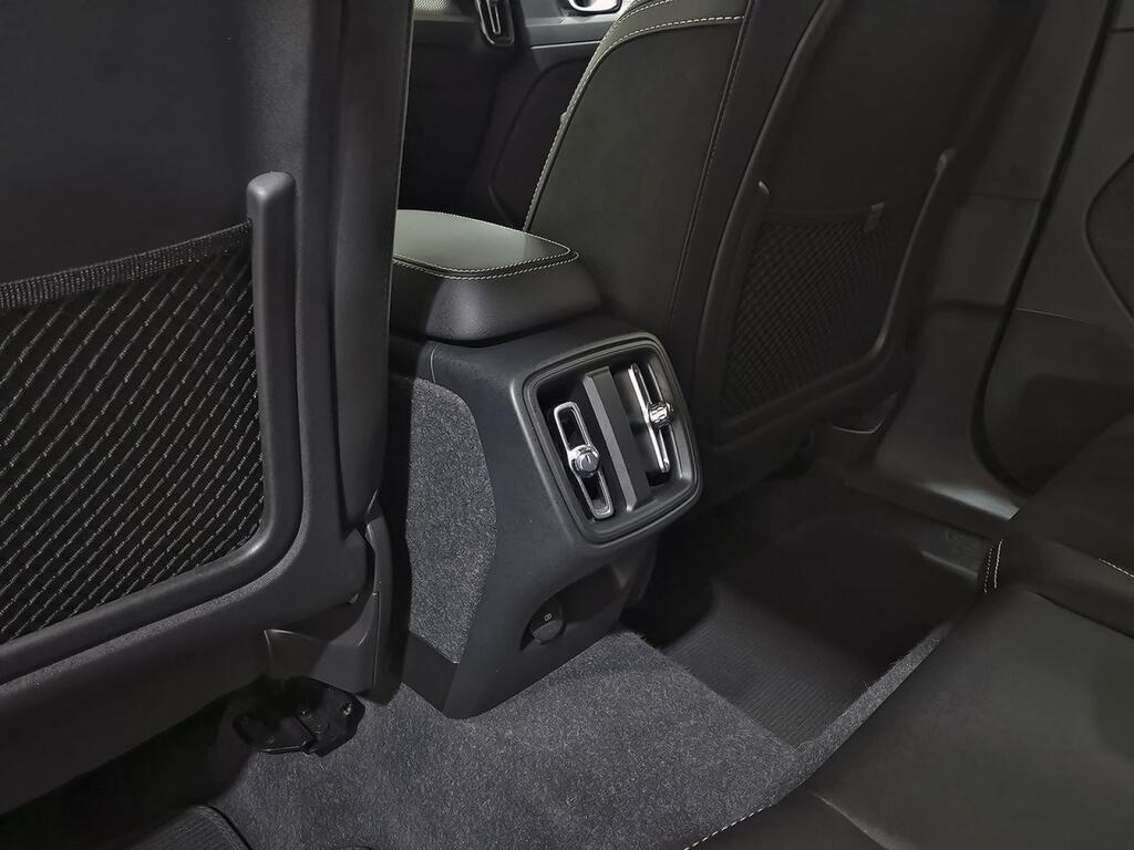 Volvo XC40 2.0 B3 G R-Design Auto Segunda mano