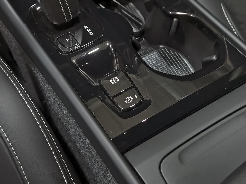 Volvo XC40 2.0 B3 G R-Design Auto Segunda mano