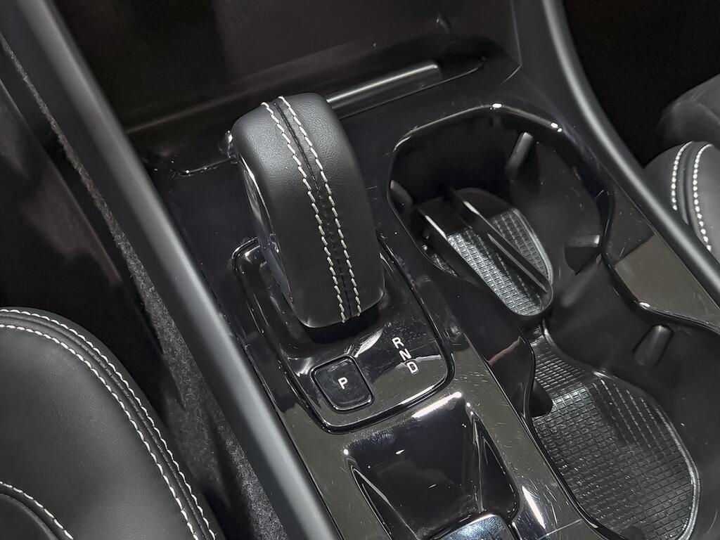 Volvo XC40 2.0 B3 G R-Design Auto Segunda mano