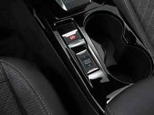 Peugeot 2008 N2008 Allure Hybrid 136 eDCS6 37