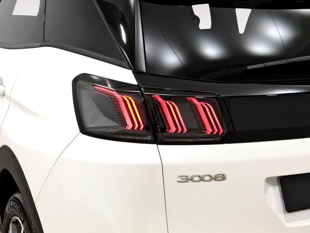 Peugeot 3008 Hybrid 1.2 100KW Allure Pack eDCS6 Segunda mano