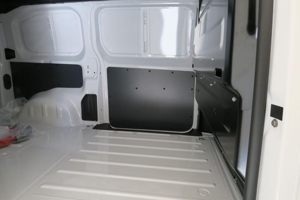 Peugeot Expert E-EXPERT FURGON STANDARD BEV (100KW) 136CV Km0