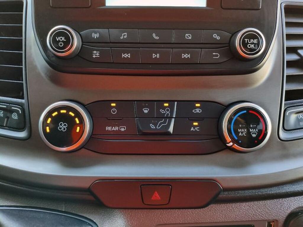 Ford Transit Custom ***TRANSIT CUSTOM 2.0 TDCI 130CV 320 TREND KOMBI SWB HEV 4P 9 PLAZAS Segunda mano