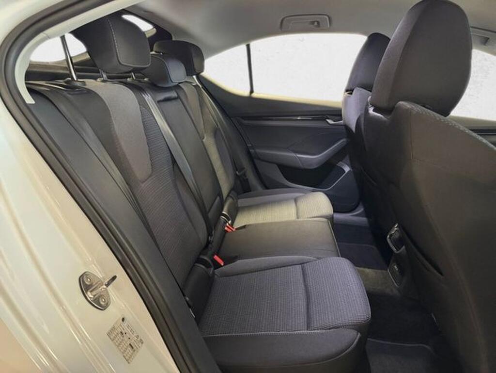 Skoda Octavia 1.5 TSI 110kW(150CV) m-HEV DSG Selection Segunda mano