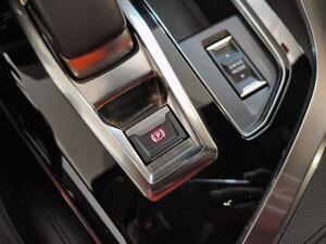 Peugeot 3008 Hybrid 225 e-EAT8 GT Pack 24