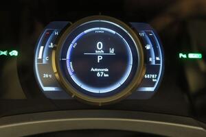 Lexus RC 2.5 300h F Sport 11