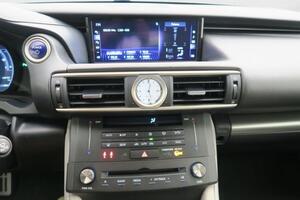 Lexus RC 2.5 300h F Sport 14